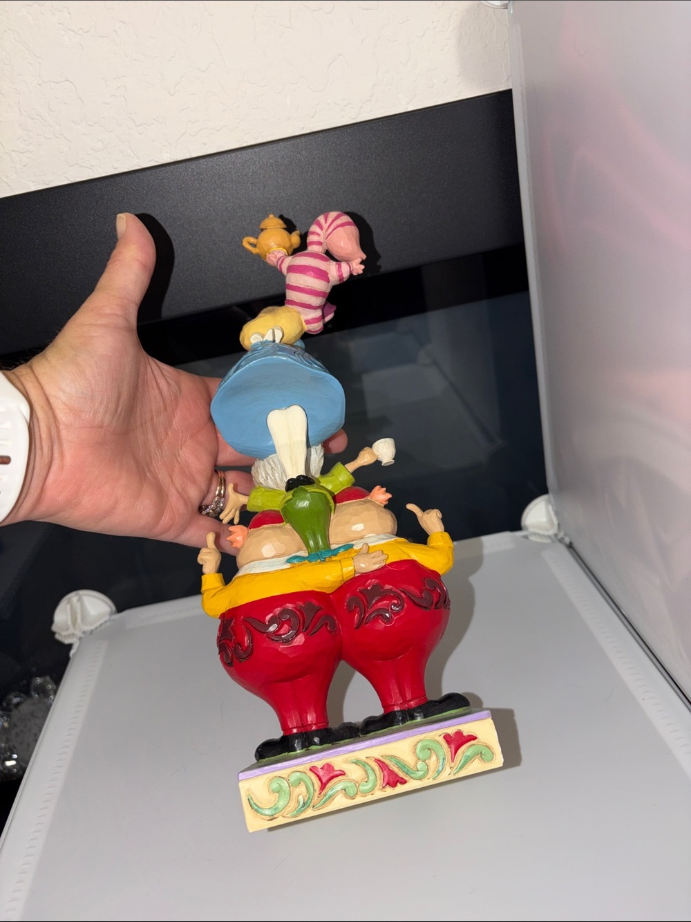 Jim Shore/Disney/Enesco Alice in Wonderland βWeβre All Mad Hereβ Figurine - Picture 5 of 8